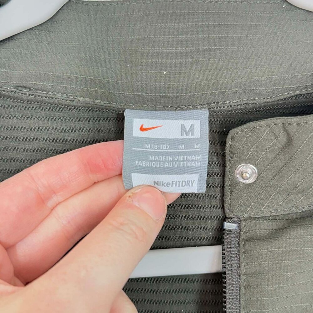 Nike Dri-FIT womens Taupe/olive green colored full zip Lightweight Jacket (1094) - Picture 7 of 8
